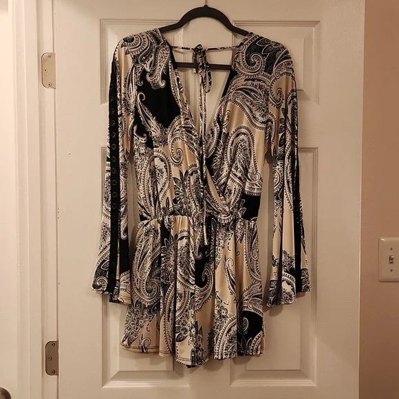 Romper - Picture 2 of 4